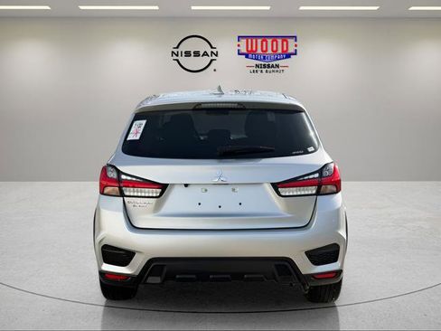 Used 2025 Mitsubishi Outlander Sport 2.0 ES image 3