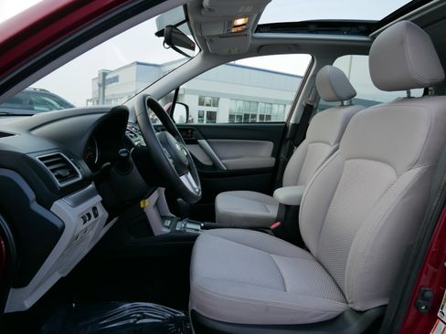 Used 2018 Subaru Forester 2.5i Premium w/ All-Weather Package image 31