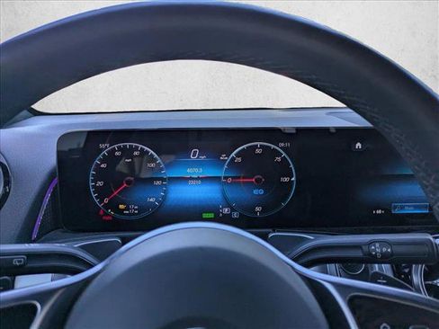 Used 2023 Mercedes-Benz EQB 250+ image 10