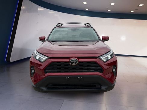 Used 2022 Toyota RAV4 XLE Premium image 8