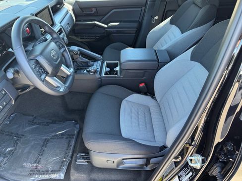 Used 2025 Toyota 4Runner TRD Off-Road image 10