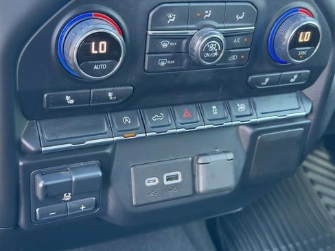 Used 2021 Chevrolet Silverado 1500 LT image 26