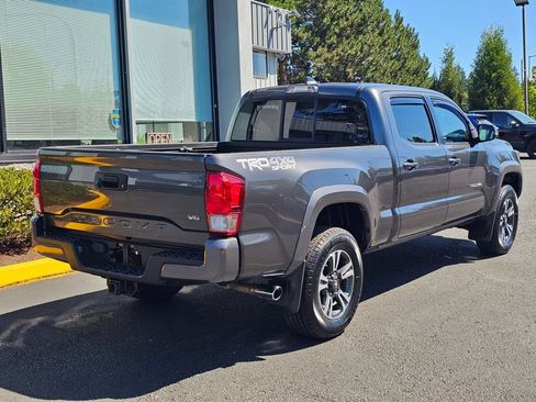 Used 2016 Toyota Tacoma TRD Sport w/ Towing Package AWD/4WD image 7