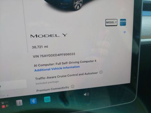 Used 2023 Tesla Model Y 2WD image 3