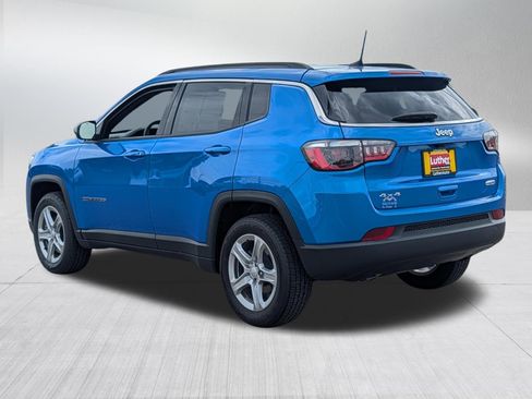 Used 2023 Jeep Compass Latitude w/ Convenience Group AWD/4WD image 5