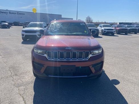 New 2025 Jeep Grand Cherokee Laredo w/ Luxury Tech Group I image 9