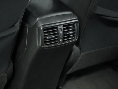 Used 2020 Nissan Rogue SV image 30