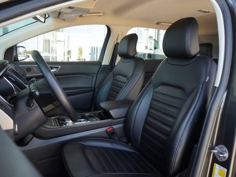 Used 2019 Ford Edge SEL w/ Equipment Group 201A FWD image 24
