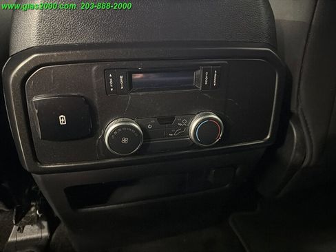 Used 2018 Ford Expedition XLT image 27