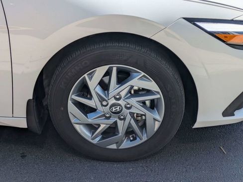 Used 2024 Hyundai Elantra SEL FWD image 10