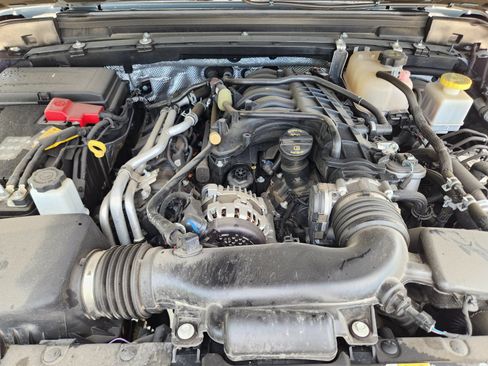 Used 2024 Jeep Gladiator Sport AWD/4WD image 35