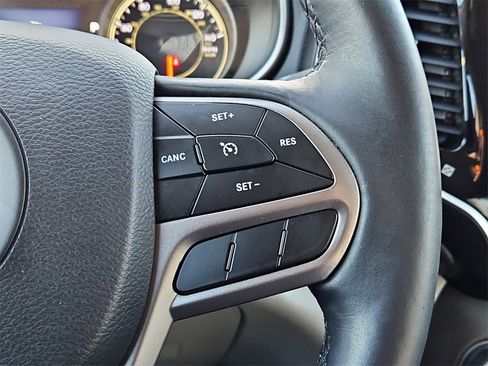 Used 2019 Jeep Cherokee Limited image 27