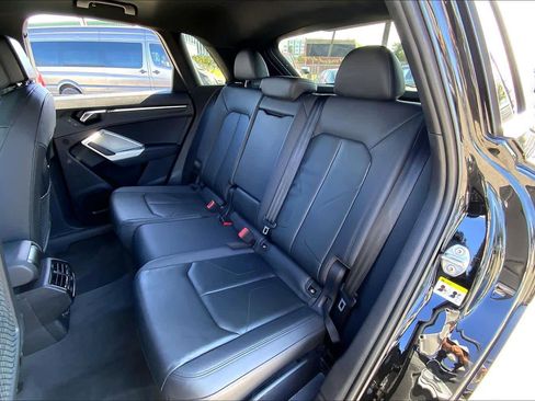 Used 2023 Audi Q3 2.0T Premium image 20