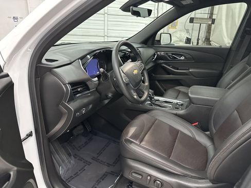 Used 2023 Chevrolet Traverse High Country image 9