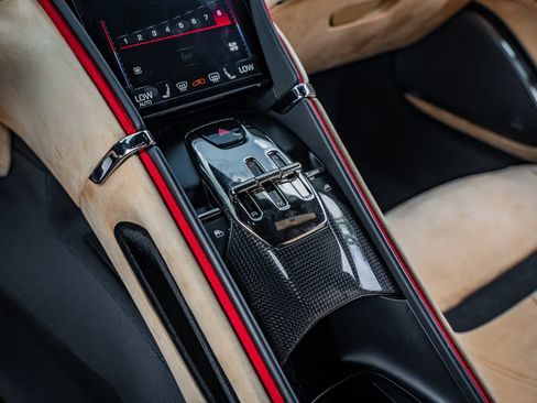 Used 2022 Ferrari Roma RWD image 33