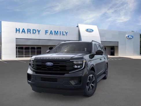 New 2026 Ford Expedition Max Active RWD image 2