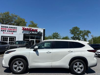 Used 2021 Toyota Highlander LE