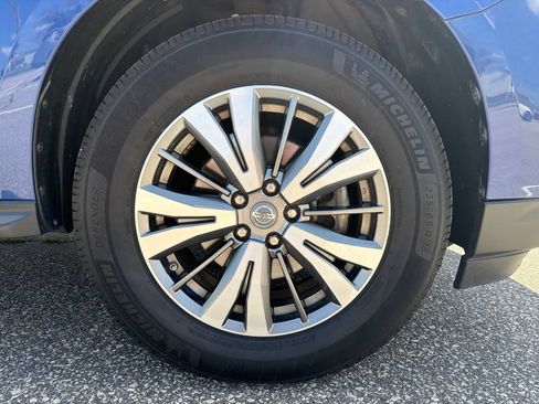 Used 2019 Nissan Pathfinder SL FWD image 24