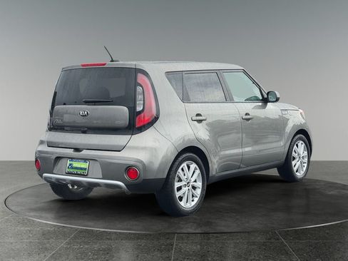 Used 2018 Kia Soul + FWD image 9