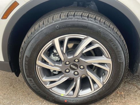 New 2026 Lincoln Corsair Premiere image 14