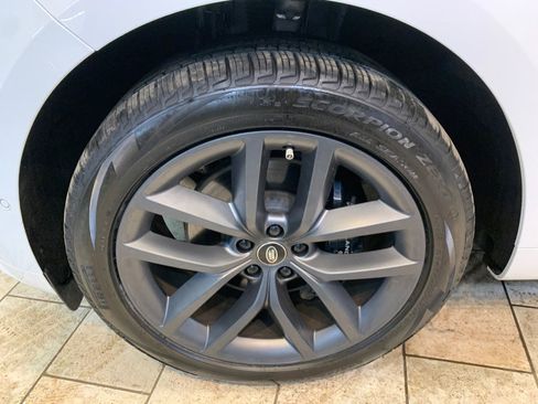 Used 2023 Land Rover Range Rover Sport SE Dynamic image 12