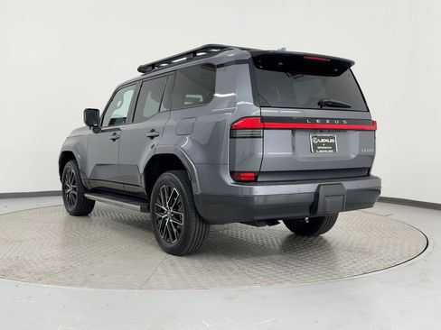 Used 2024 Lexus GX 550 w/ Accessory Package (Z1) image 3