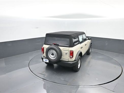 New 2025 Ford Bronco 4-Door image 24