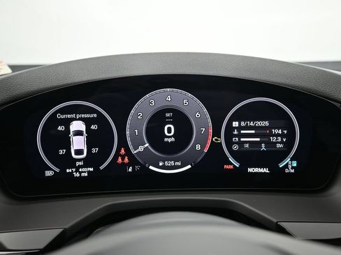 Certified 2025 Porsche Panamera image 8