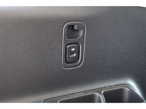 Used 2020 Chevrolet Traverse LT FWD image 45