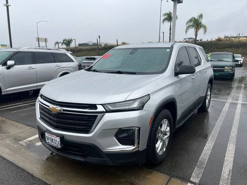 Used 2022 Chevrolet Traverse LS FWD image 4