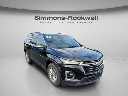 Used 2023 Chevrolet Traverse LT w/ LPO, Floor Liner Package AWD/4WD image 7