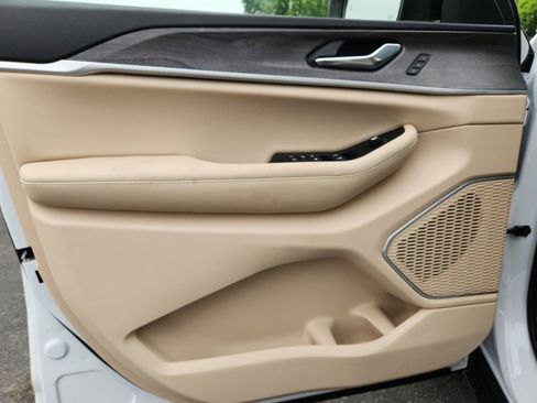 New 2026 Jeep Grand Cherokee L Limited AWD/4WD image 19