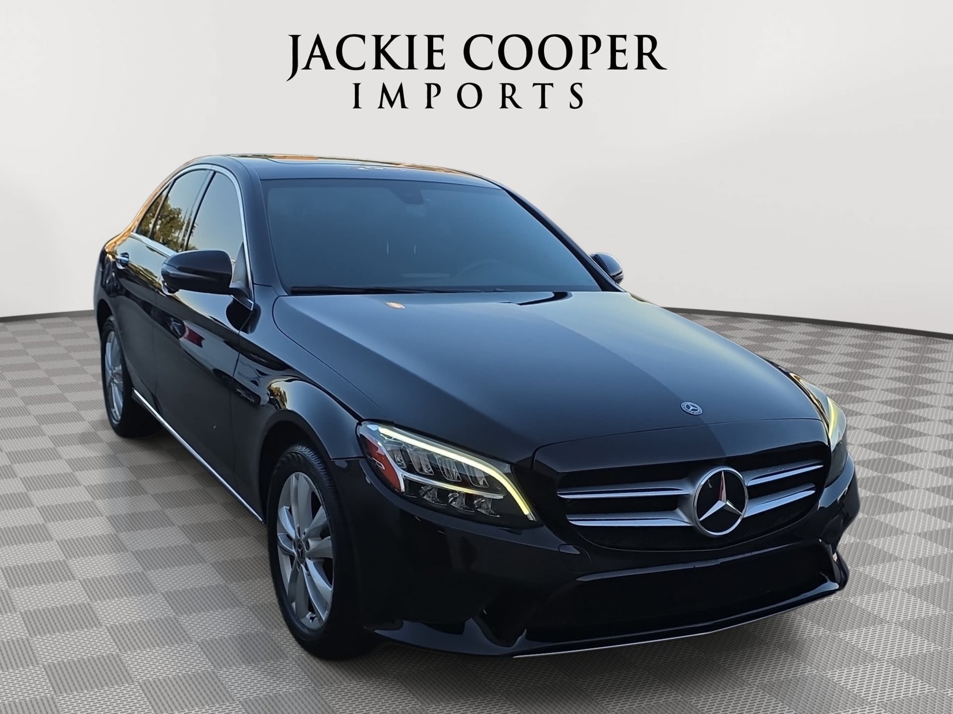 Used 2019 Mercedes-Benz C 300 4MATIC Sedan image 3