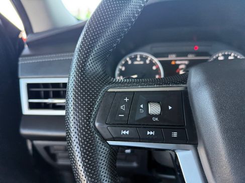Used 2024 Mitsubishi Outlander SE FWD image 17