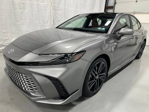 Used 2026 Toyota Camry XSE FWD image 3
