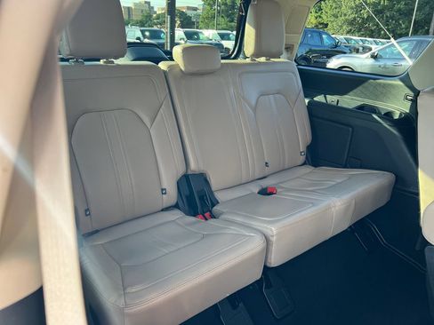 Used 2024 Ford Expedition Limited AWD/4WD image 11