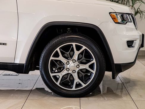 Used 2019 Jeep Grand Cherokee Limited AWD/4WD image 10