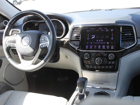 Used 2019 Jeep Grand Cherokee Summit AWD/4WD image 13