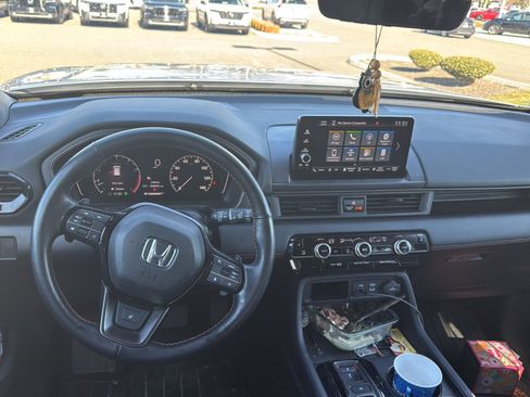 Certified 2025 Honda Pilot TrailSport image 12