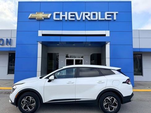Used 2023 Kia Sportage LX AWD/4WD image 1