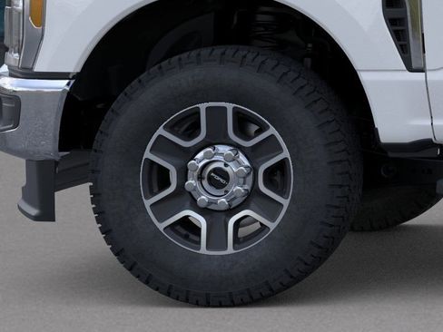 New 2025 Ford F250 XLT w/ FX4 Off-Road Package image 21