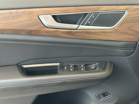 New 2026 Volkswagen Atlas SE FWD image 21