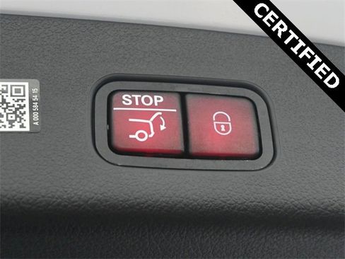 Used 2025 Mercedes-Benz GLC 350e 4MATIC image 27