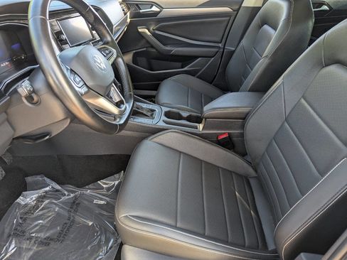 Used 2022 Volkswagen Jetta SE image 23