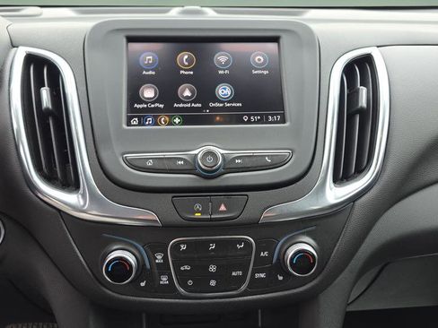 Used 2022 Chevrolet Equinox LT image 17