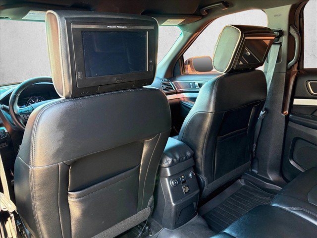 Used 2016 Ford Explorer XLT w/ Equipment Group 202A FWD image 18