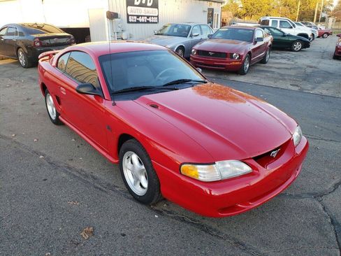 Used 1994 Ford Mustang GT RWD image 2