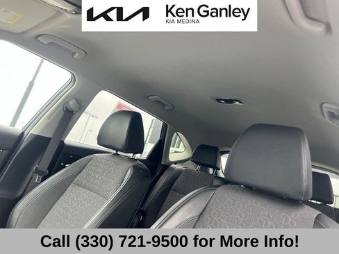 Used 2025 Kia Seltos S AWD/4WD image 43