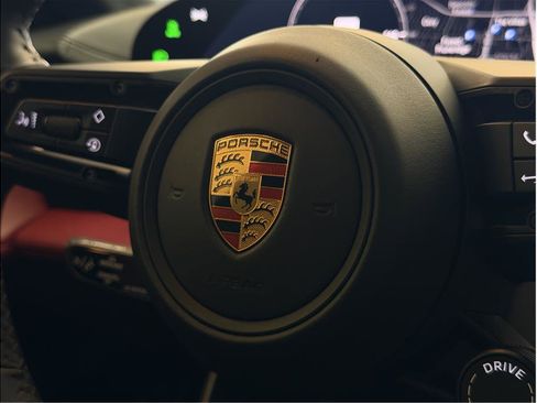 Used 2020 Porsche Taycan AWD/4WD image 22