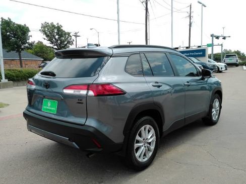 Used 2022 Toyota Corolla Cross LE w/ Black Badges Package (TMS) AWD/4WD image 6